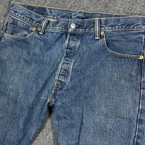 Levis 501 Denim Jeans Mens 36x29 Blue Mid Wash Button Fly Straight 0955 - Picture 9 of 11